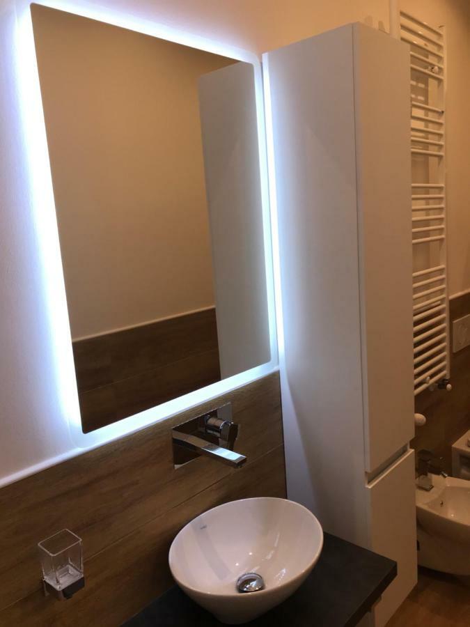 Riva Reno 54 Rooms Болонья Экстерьер фото